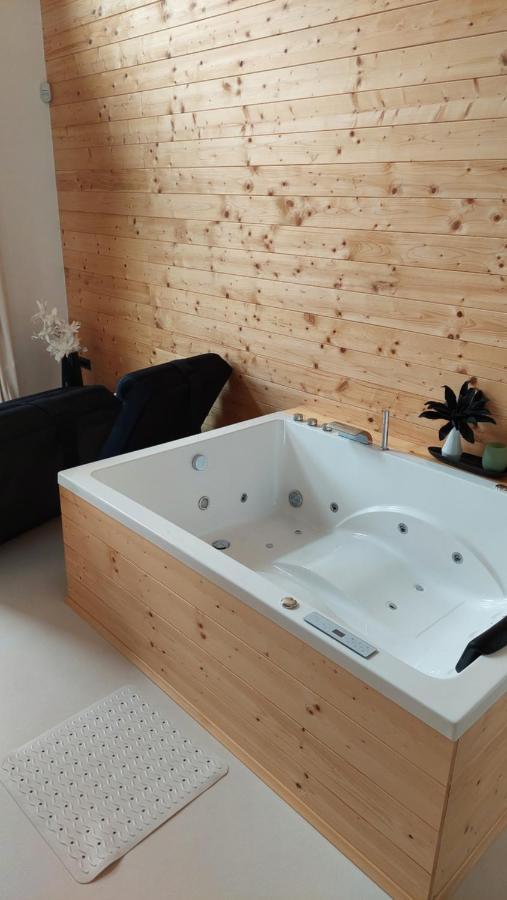 Herbalija Apartment Amalija - In The Embrace Of Wellbeing Podčetrtek Екстериор снимка